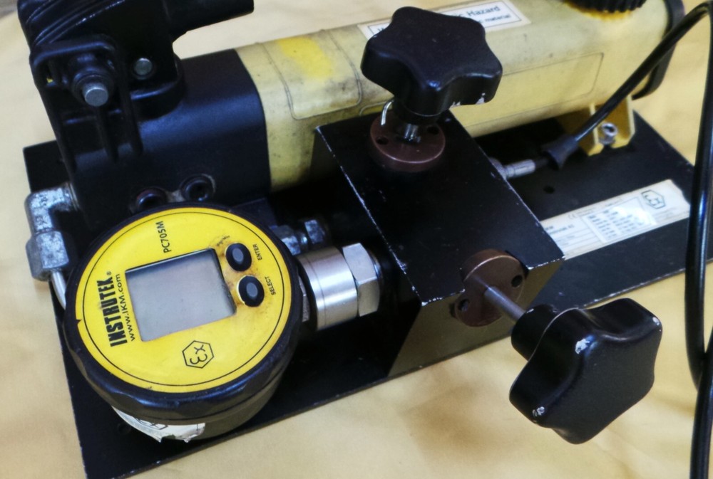 IKM PC705M Ex 700bar Pressure Calibrator.