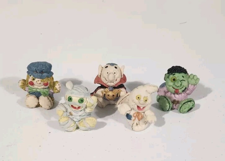 Vtg Halloween Sitting Figure Lot Mummy Dracula Ghost Frankenstein Mini Statues