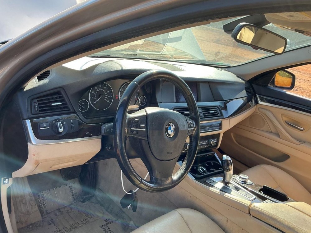 528I 2011 Glove Box 4958749