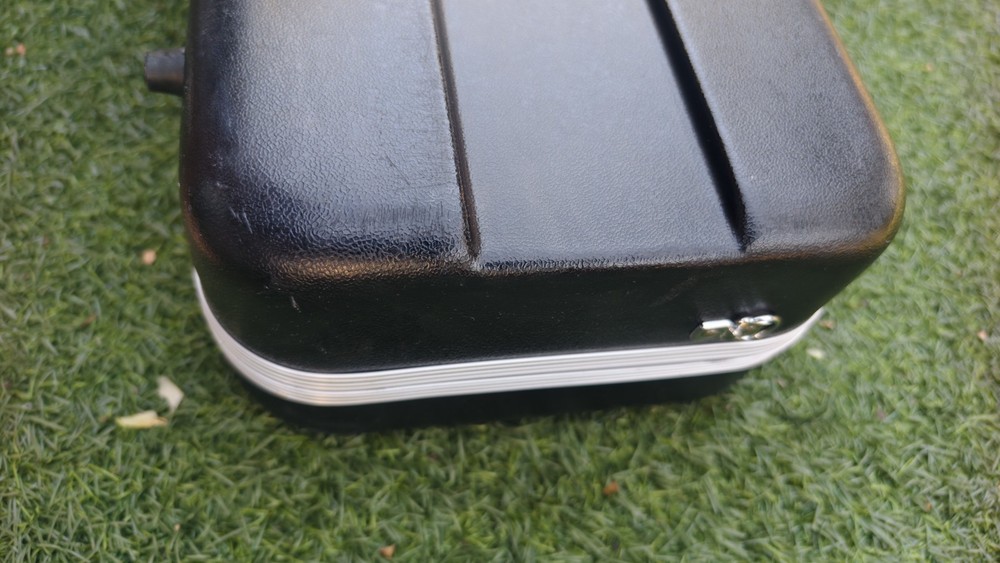 EASTMAN CA450 4/4 VIOLIN CASE WITH STORAGE FOR BOWSACCESSORY COMPARTMENT Excelle