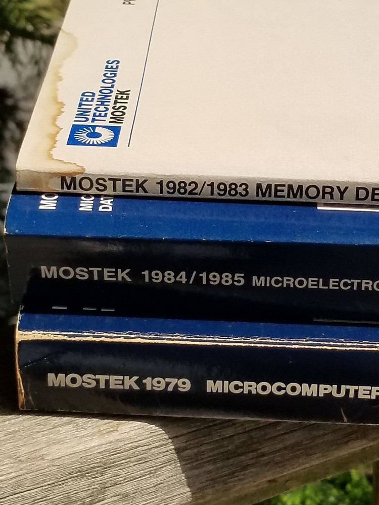 4 VINTAGE MOSTEK MICROELECTRONICS BOOKS MEMORY DATA 1979 MICROCOMPUTER 1984, '85