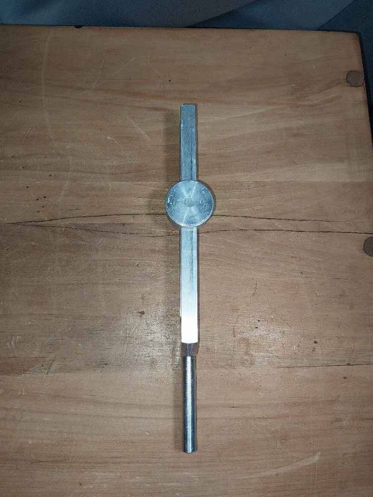 Adjustable 7-Frequency Fork 128 240hz missing a piece