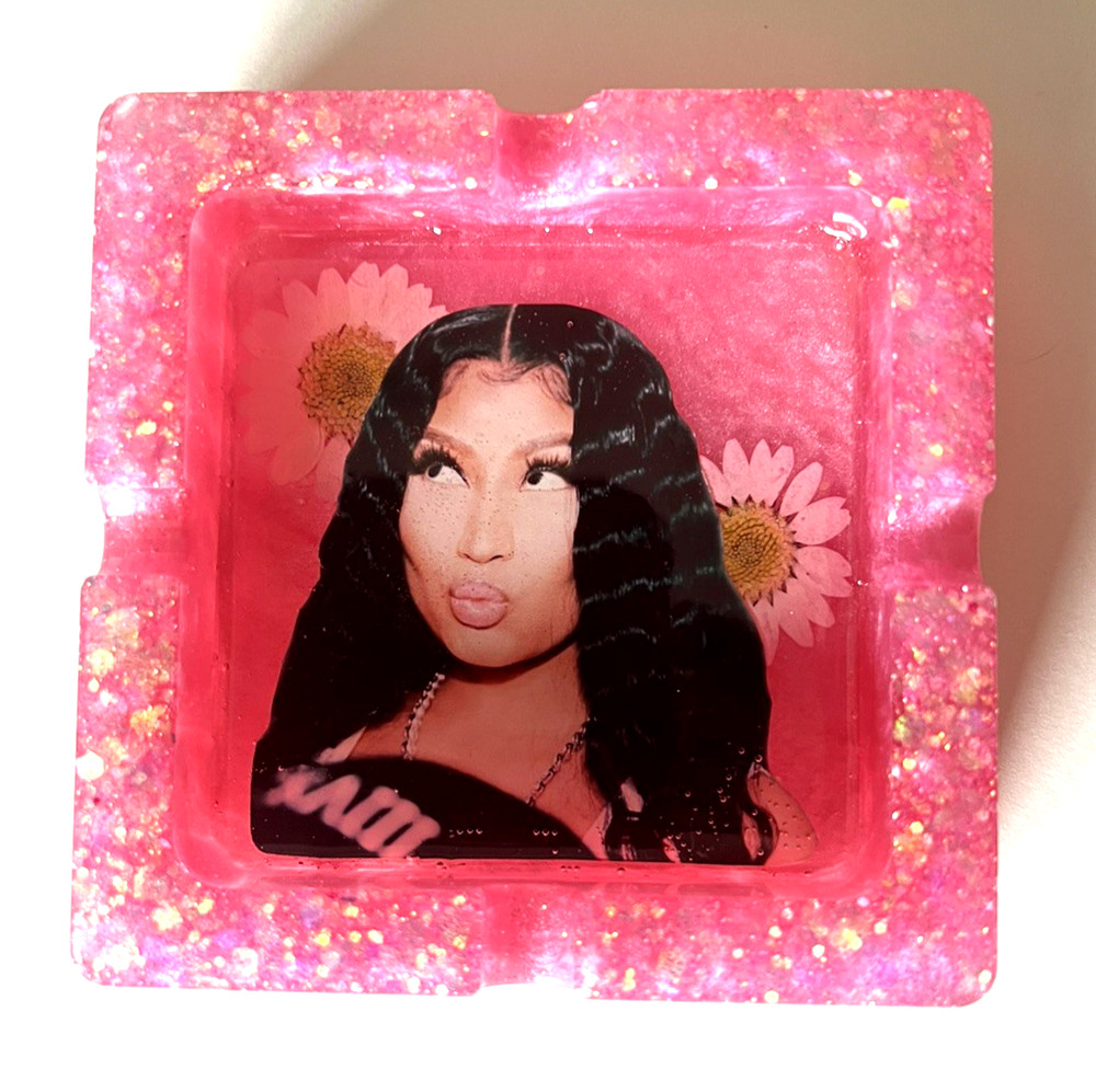 Nicki Minaj- Handmade Glitter Resin Ashtray- New