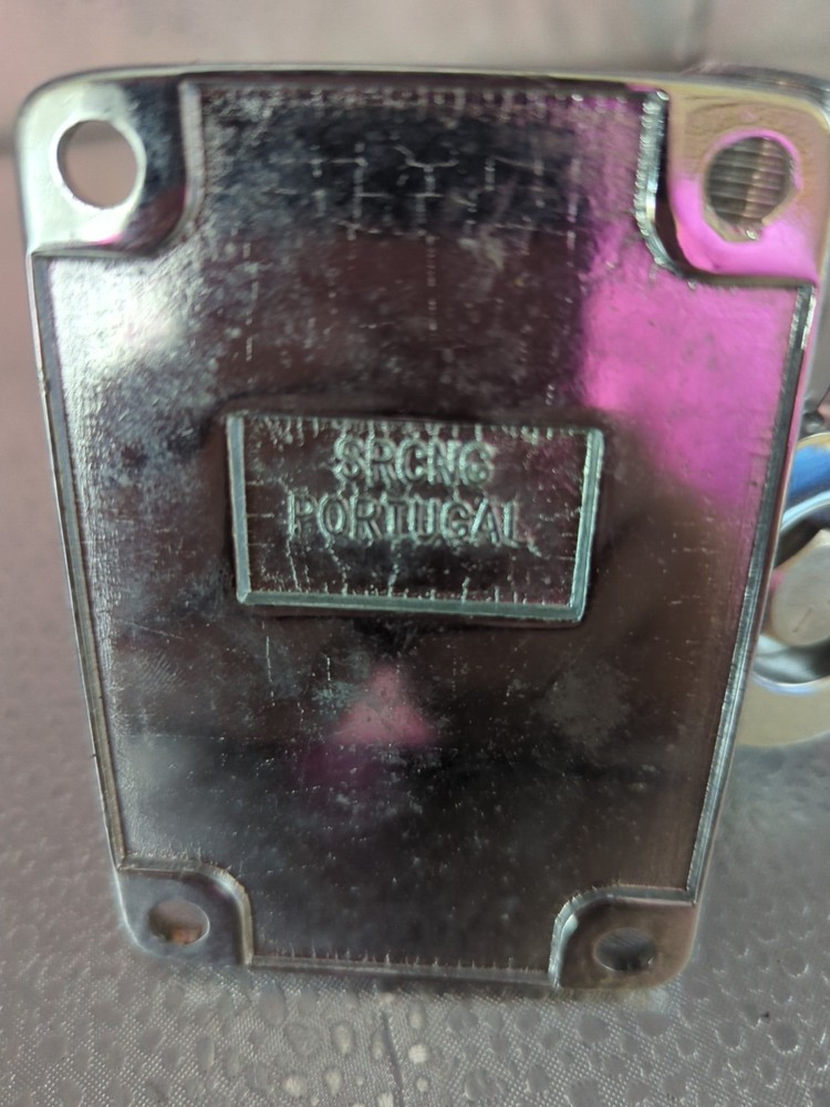 ADJUSTABLE STANDARD ANTENNA BRACKET