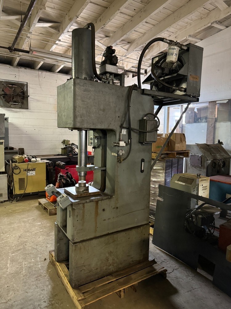 Dennison 10 Ton Hydraulic Press, Palm Buttons