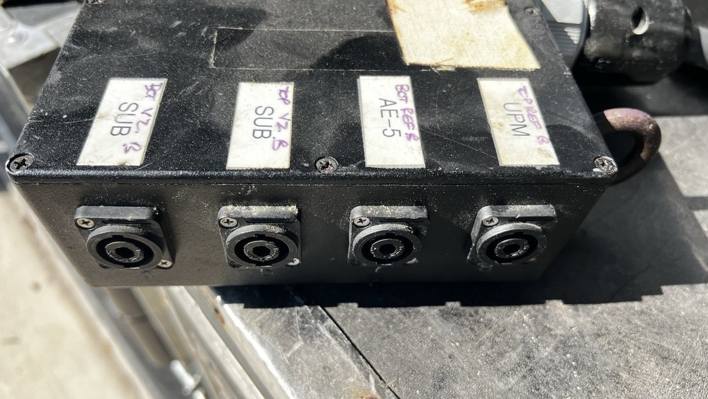 SOCAPEX SOCO 19 PIN ~ 8 NL4 Speaker Output Box