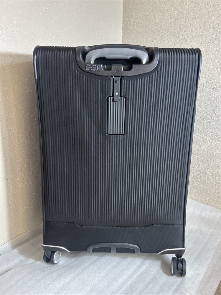 Samsonite Silhouette 18 Expandable Medium Softside Check-in Spinner