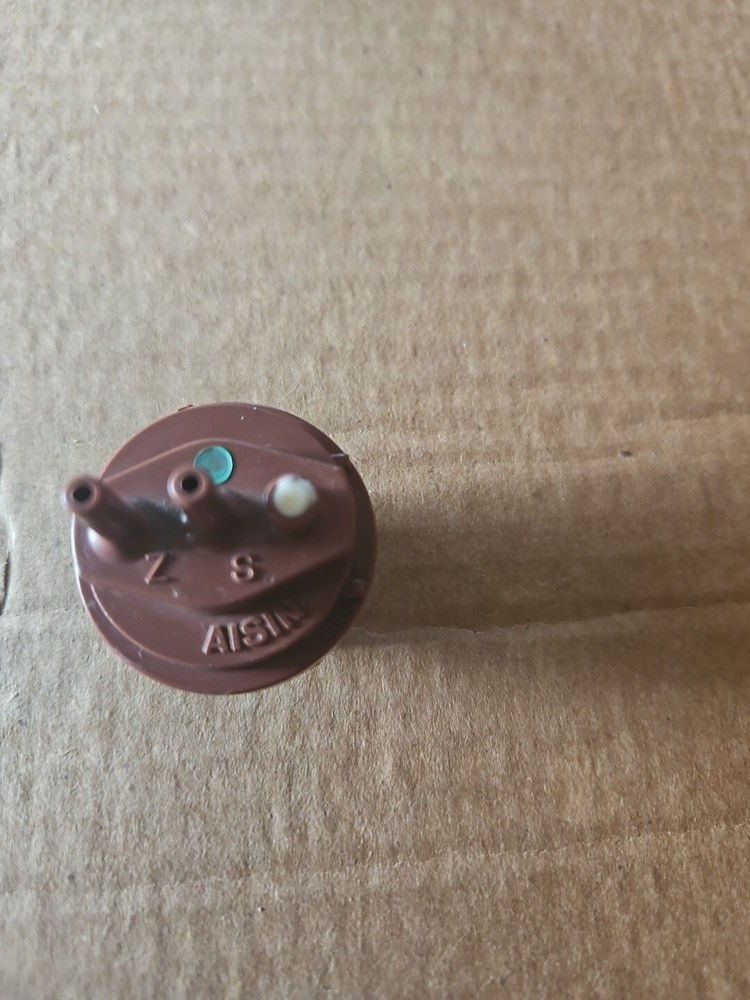 Mitsubishi EGR Vacuum Control Valve Aisin