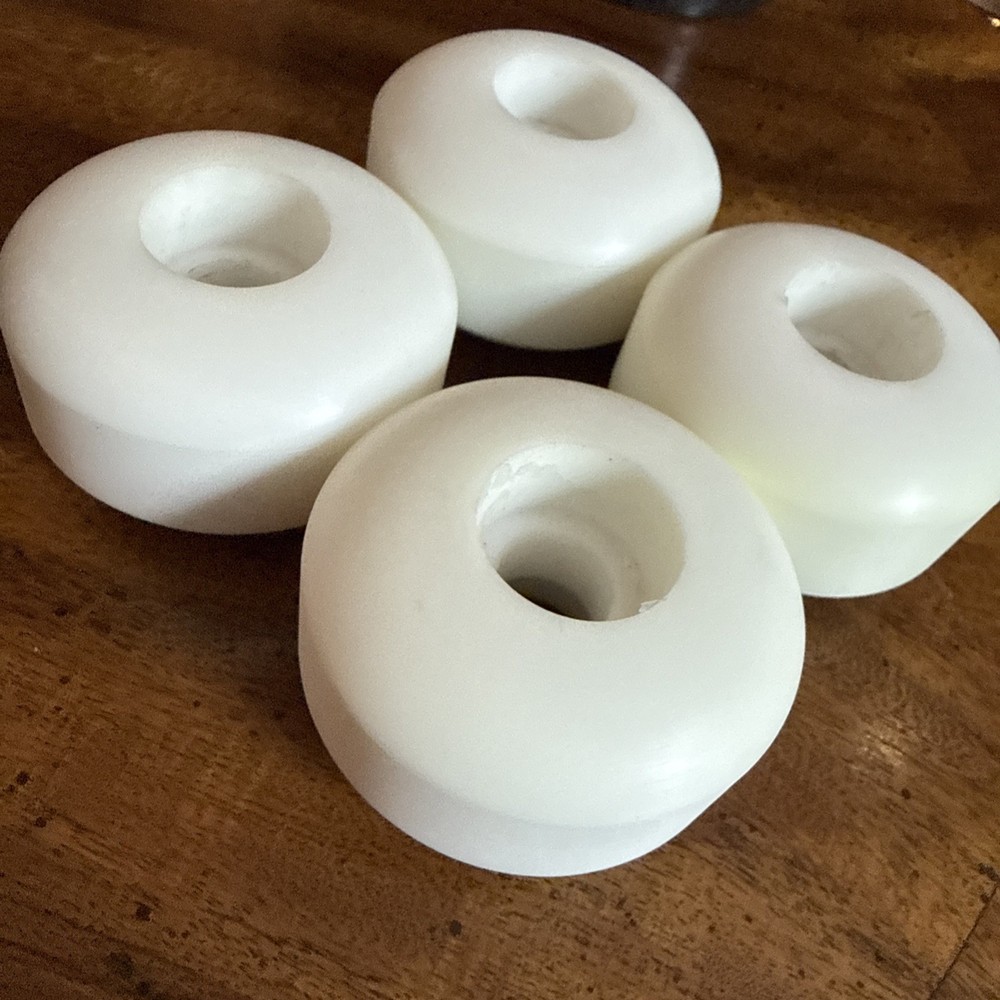 Skateboard Wheels 56mm 100 A Generic White Blank Classic Shape ￼