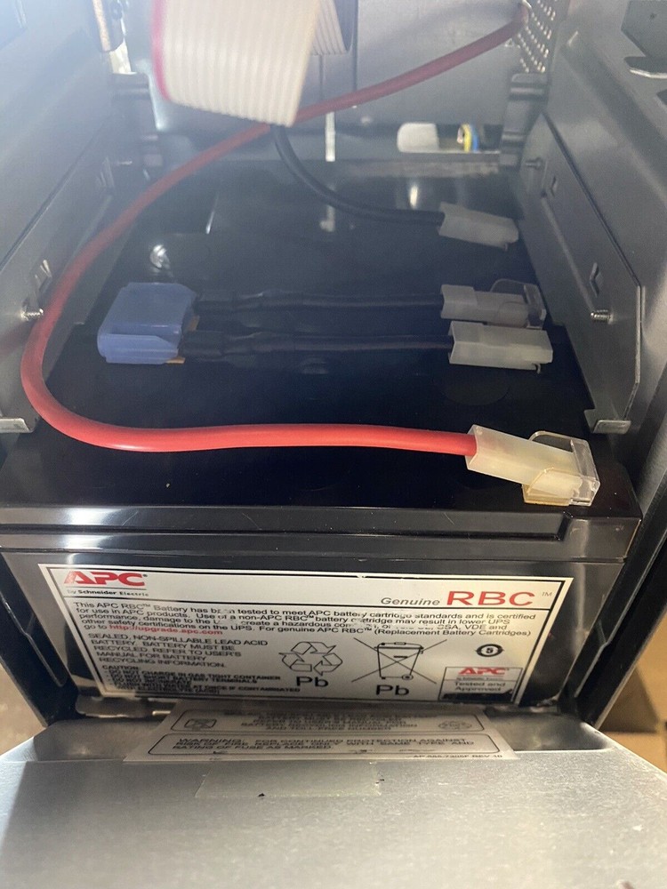 APC Smart-UPS C 1000 Uninterruptible Power Supply READ DESCRIPTION