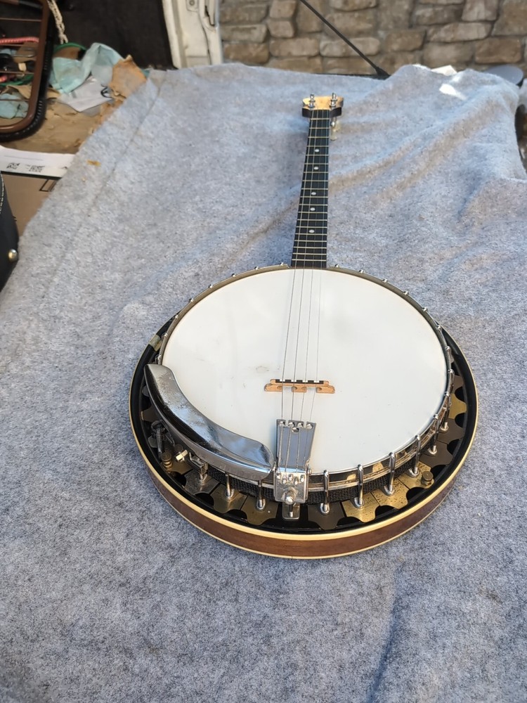 vega banjo 4 string With Case