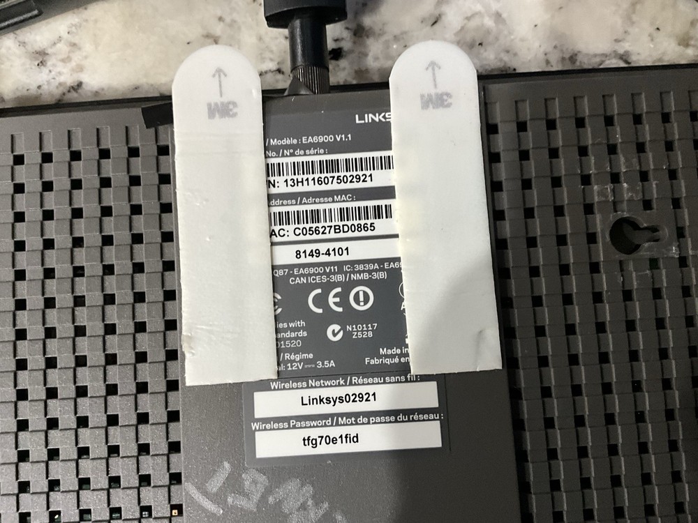 LINKSYS EA6900 V1.1 Wireless Router + Power Adaptor : Great Shape