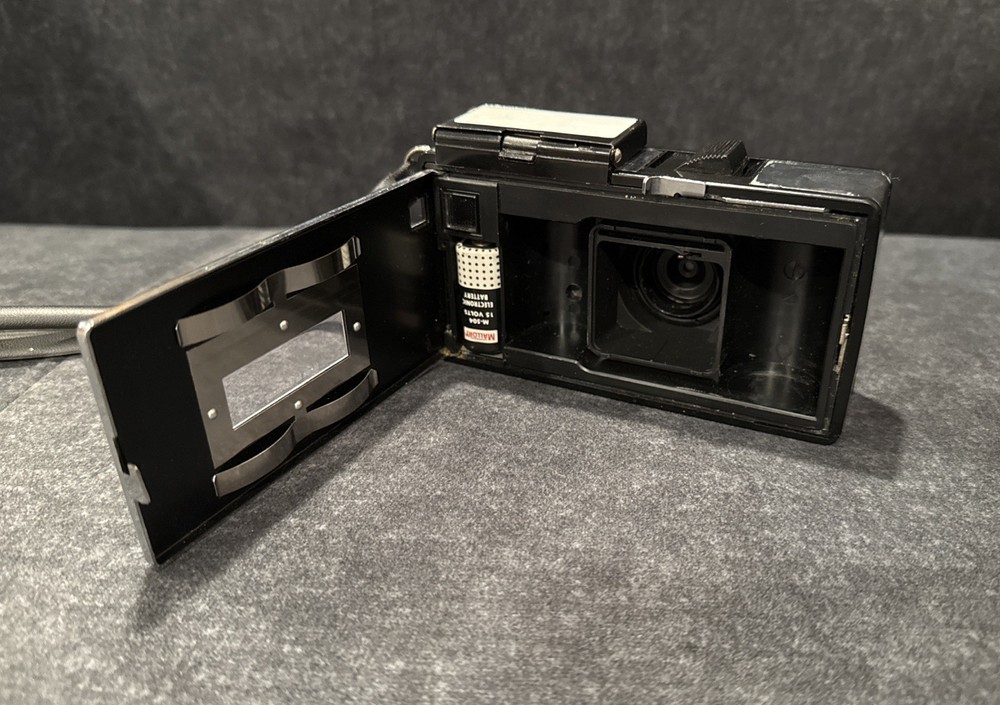 German 35mm Zeiss Ikon Ikomatic A Camera w Flash! ~ Untested ~ Fast Shipping!