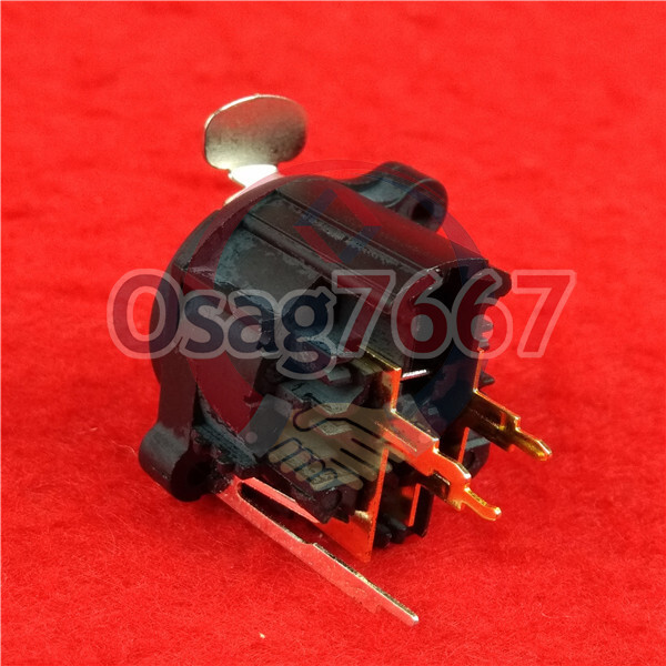 ONE 3 Pin XLR Panel Mount Female Chassis Socket Connector NEW