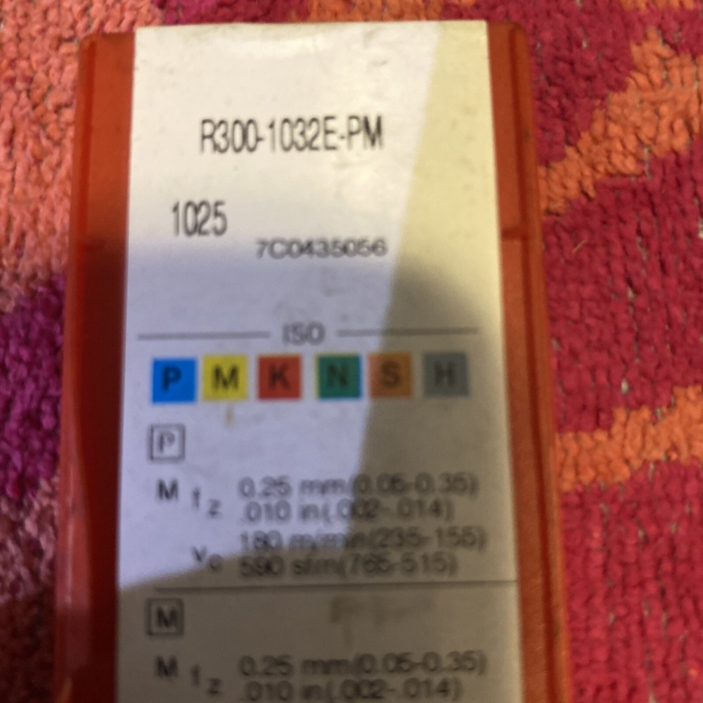 SANKVIK R300-1032E-PM 1025 **7 Inserts**
