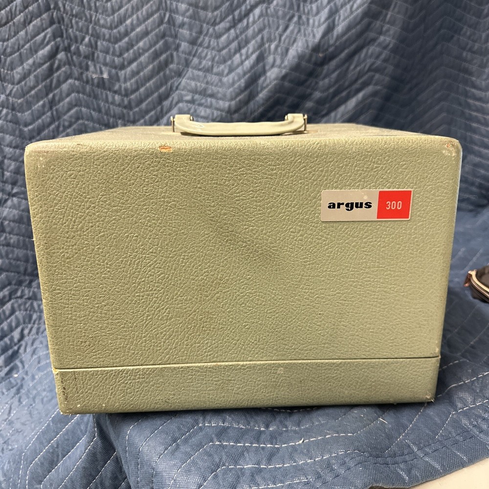 Argus 300 Automatic Vintage 35mm Slide Changer Projector With Case-Untested