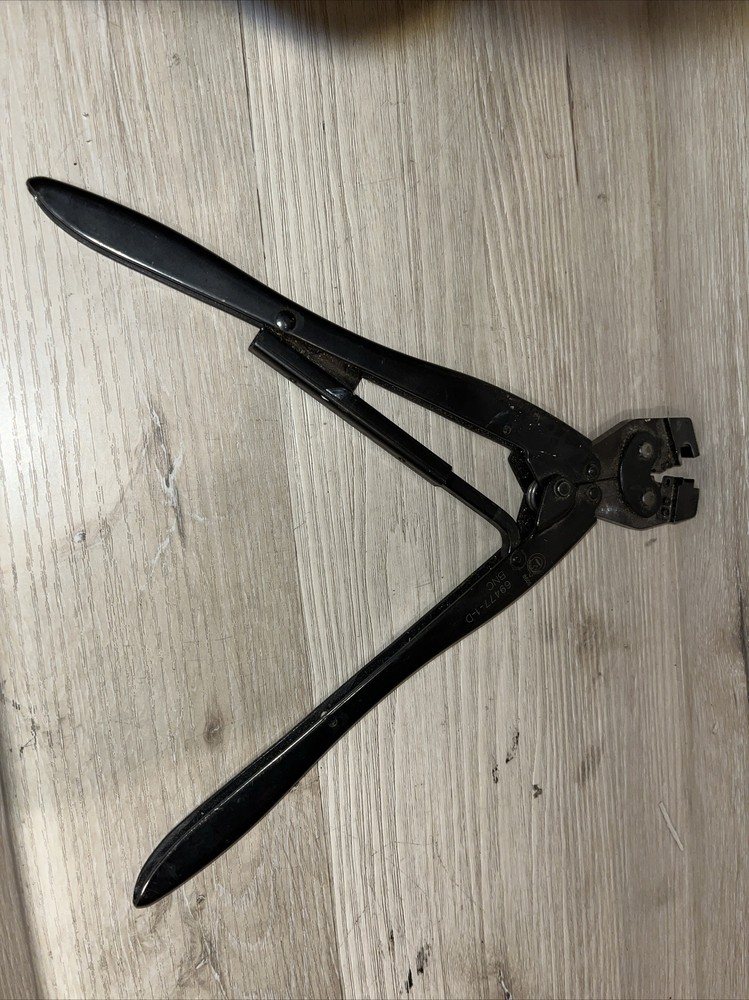 AMP-TE BNC HAND CRIMP CRIMPER TOOL 69477-1-D