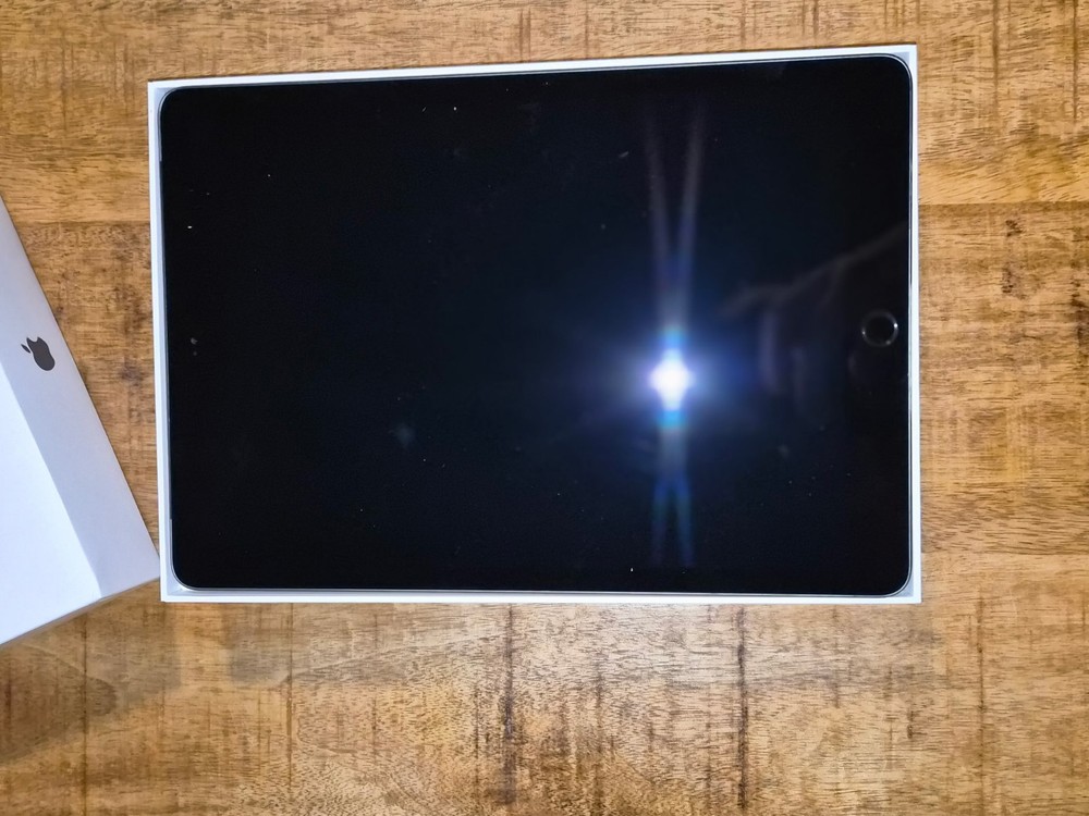 Apple Tablet 9th Generation 10.2 with Keyboard Folio** Open Box