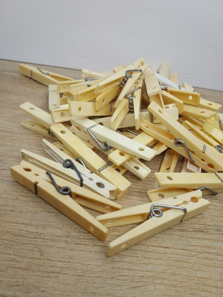 49 Vtg Plastic Clothespins Laundry Clips Metal Spring