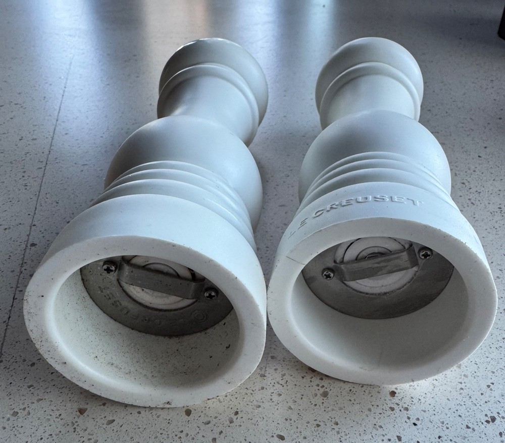 Le Creuset SALT & PEPPER MILL SET " White"