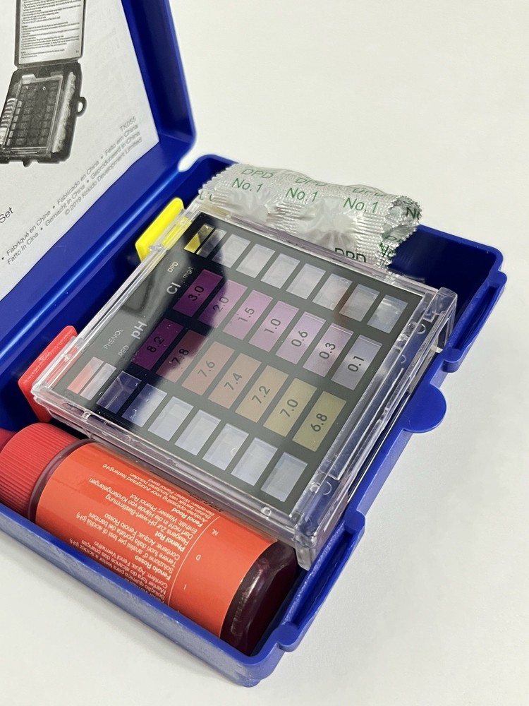 Kokido 2-Way (Ph/Cl) Test Kit