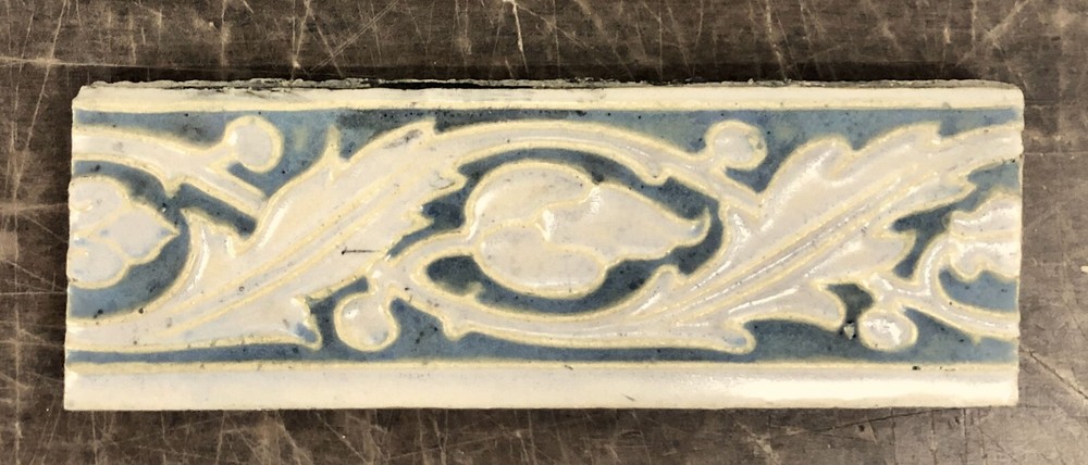 Vintage Border Tile with Leaf Pattern