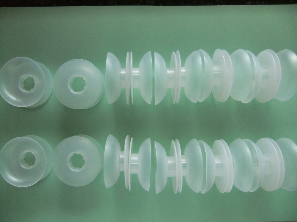 2 1/2' Flexible Plastic Bobbins/20 pack