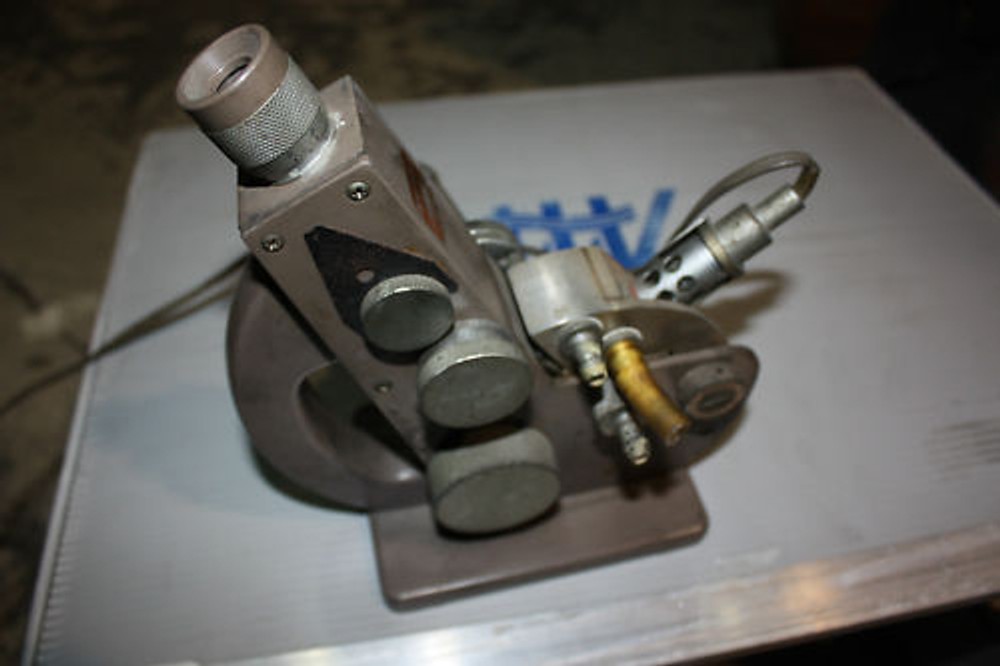 Atago Benchtop Abbe refractometer and light source