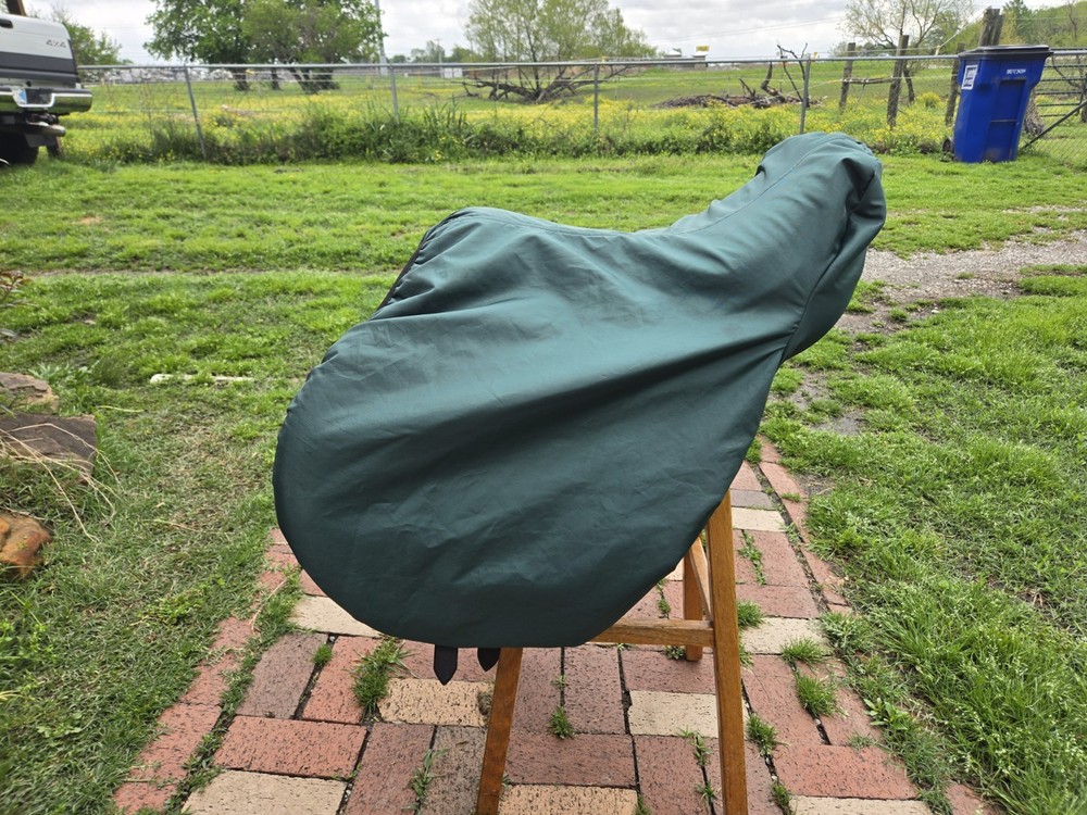 Kent & Masters S-Series Jump Saddle 17.5"