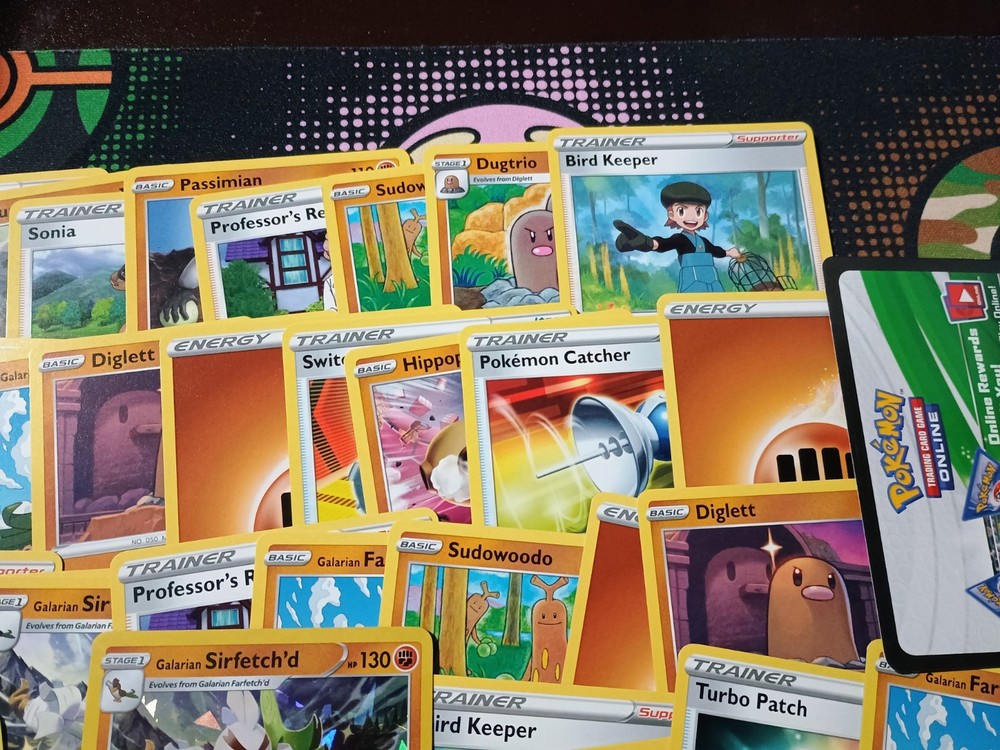 Sword & Shield Darkness Ablaze Galarian Sirfetch'd Theme Deck