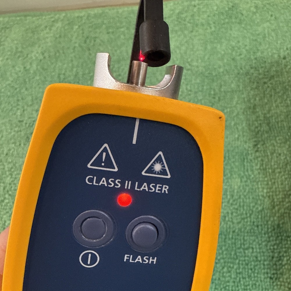Fluke VisiFault Single Mode & Multimode Visual Fault Locator w/case