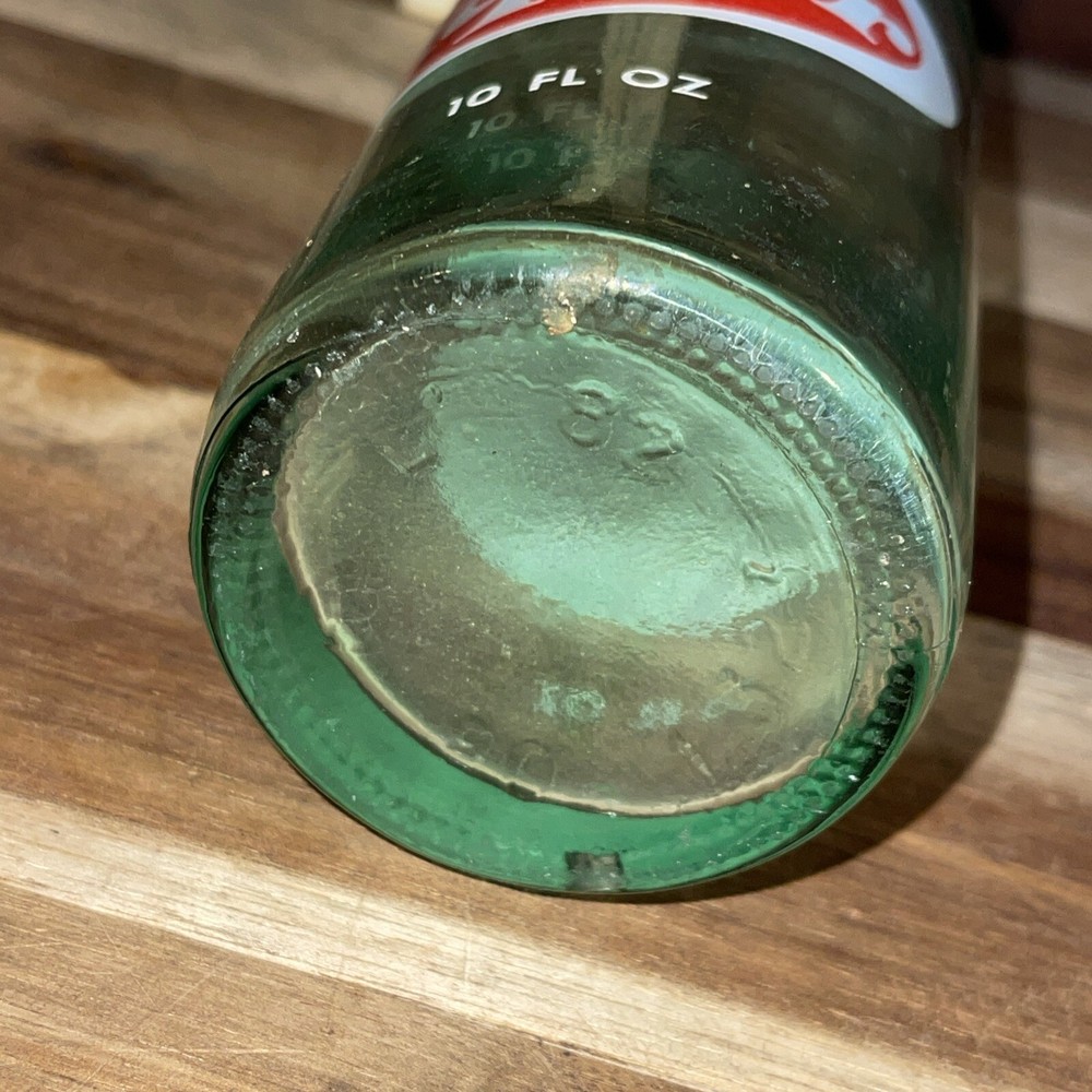 Vintage 1982 Dr Pepper bottle empty nice condition 10 fl oz