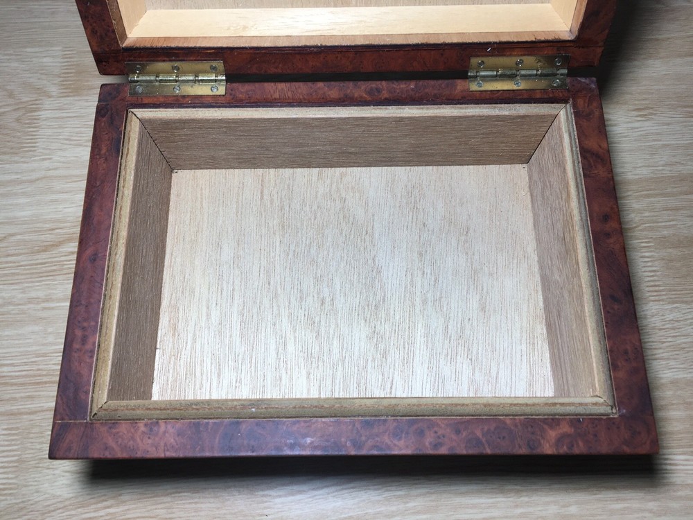cigar humidor