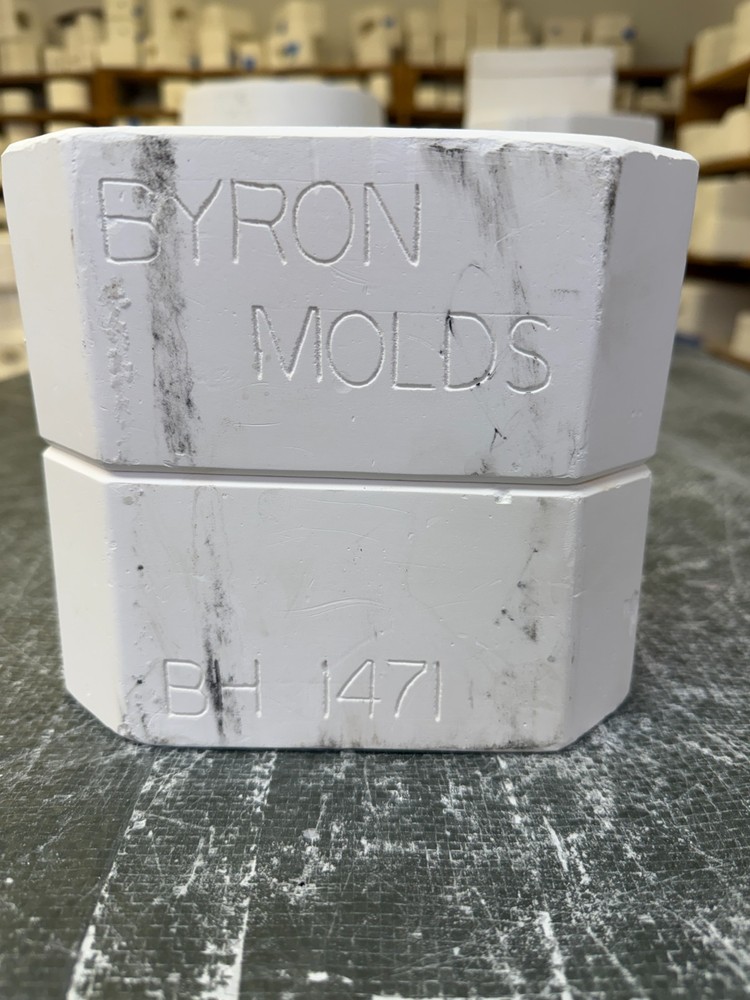 VINTAGE BYRON CERAMIC MOLD #BH-1471 SPRING HOUSE