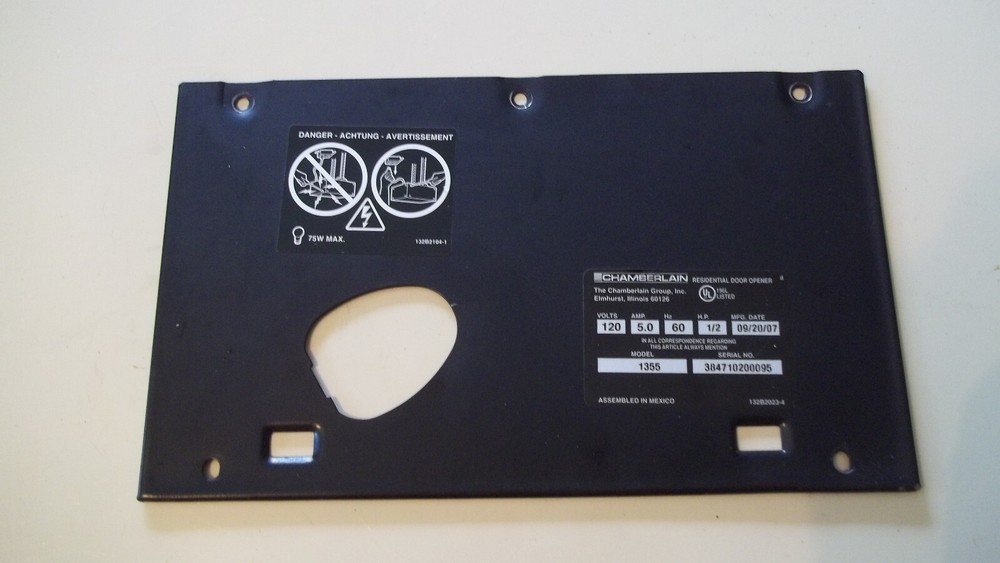 Chamberlain Liftmaster Model 1355 End Panel 143D100