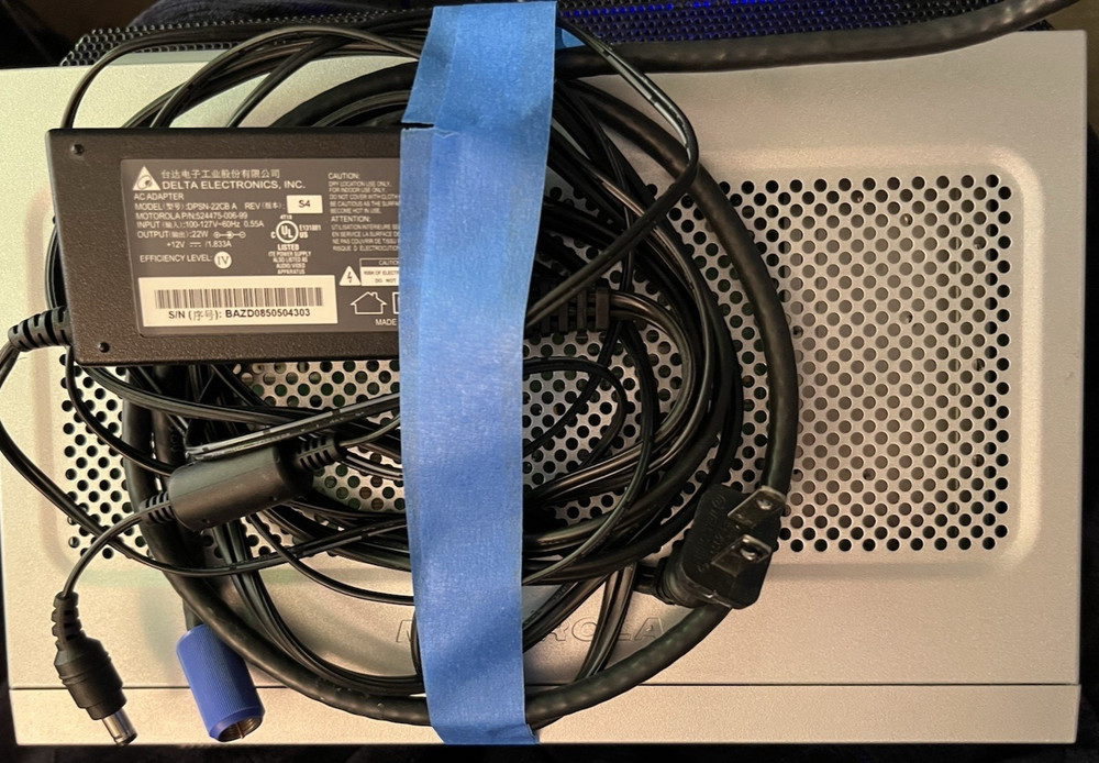 Motorola Comcast DCH70 Cable Box w/Power Cord & Cables Untested