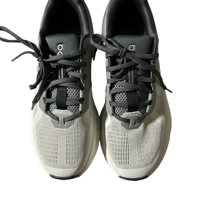 On Running Cloudrunner 2 Wolf/Ivory, Size 255, Lightly Used