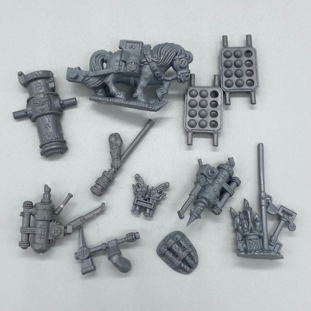 GW WFB - Dwarf spare components (6C8 P467)