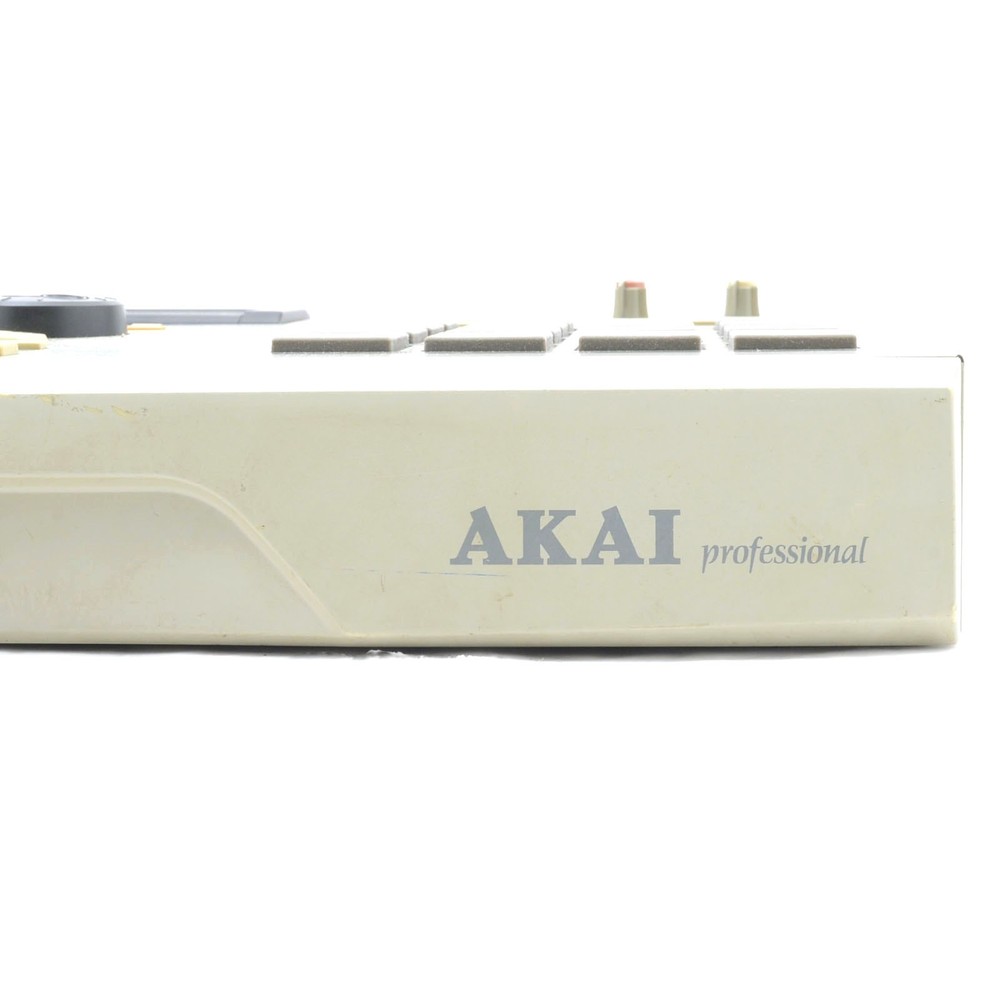 AKAI MPC2000XL Sampler Sequencer Drum Machine Tested Working Japan