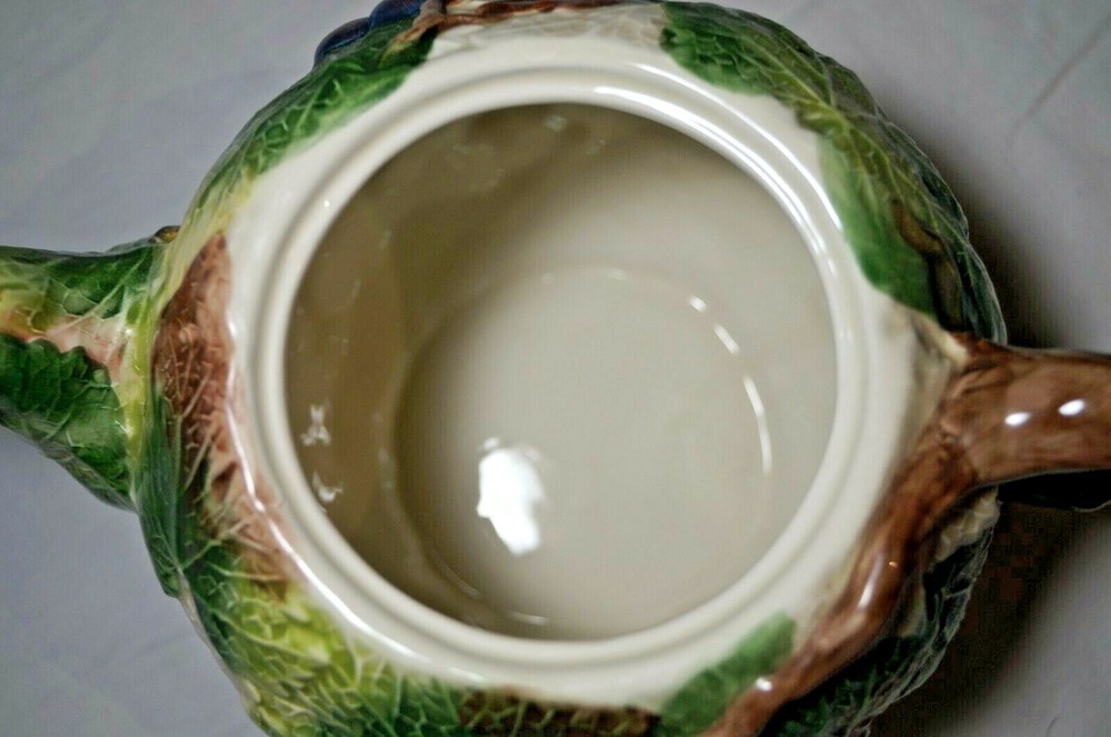 Gorgeous Textured Grapevine Teapot in Perfect Condition