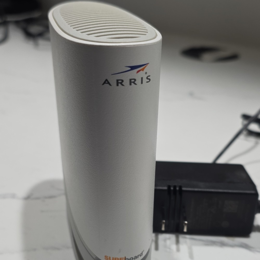 ARRIS SURFboard S33 DOCSIS 3.1 Cable Modem White Cable Modems & Routers MPN S33