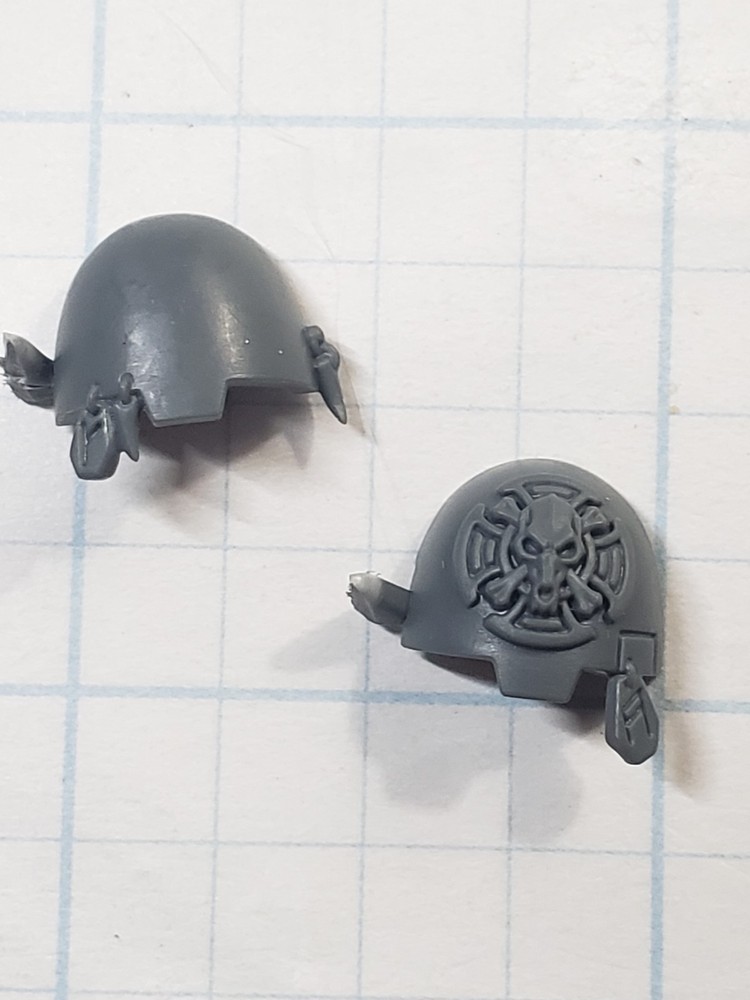 40k Space Wolves Bits Wolf Guard Terminator Crux & Relic Shoulder Pads #69