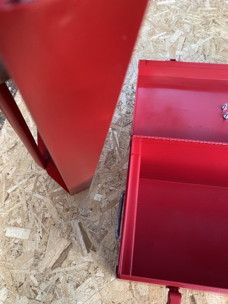 SNAP-ON TOOLS VINTAGE RED METAL CARRY TOOLBOX. Read description.