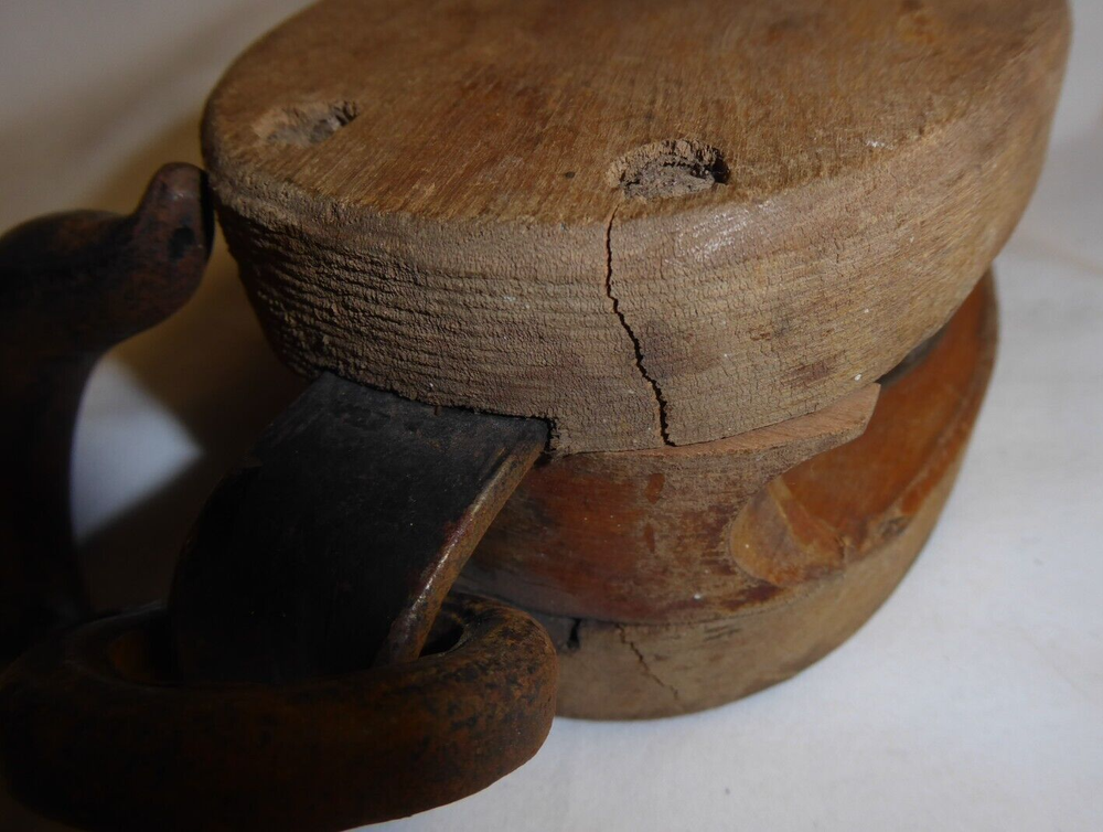 VINTAGE ANVIL BLOCK & TACKLE PULLEY