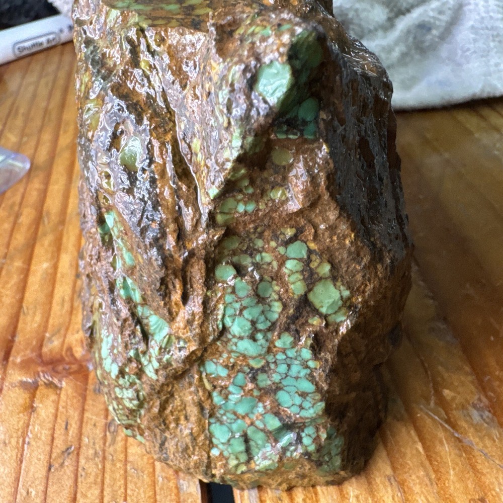 Natural Hubei Green Spider Web Pattern Two Pound , One Inch Thick Layer Through