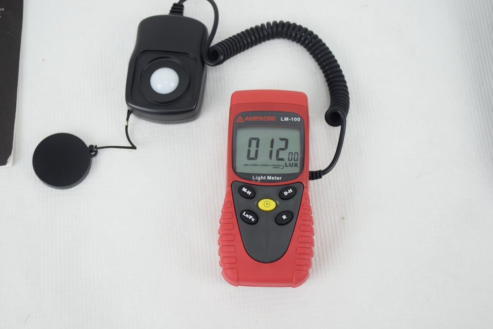 Amprobe LM-100 Light Meter with Sensor and Cap