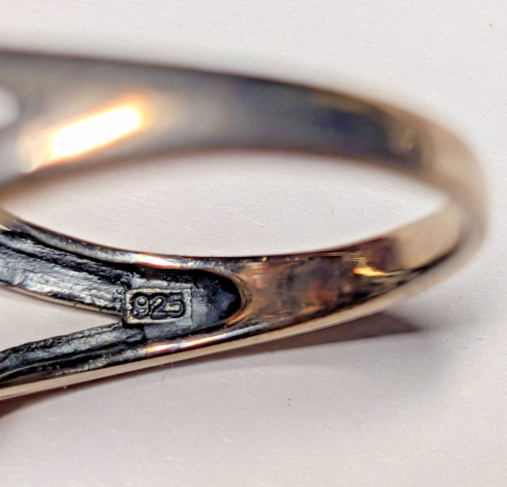 STERLING SILVER GARNETS RING SIZE 10 HALLMARKED 925