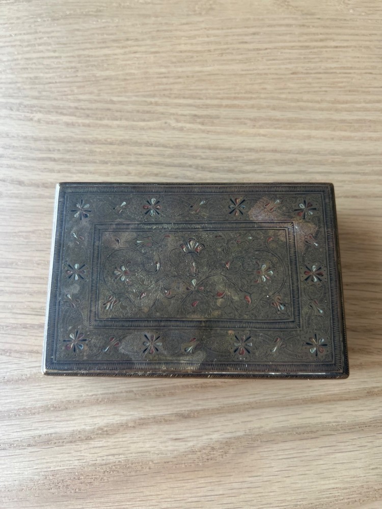 BEAUTIFUL ANTIQUE BRASS ENGRAVED CIGARETTE BOX
