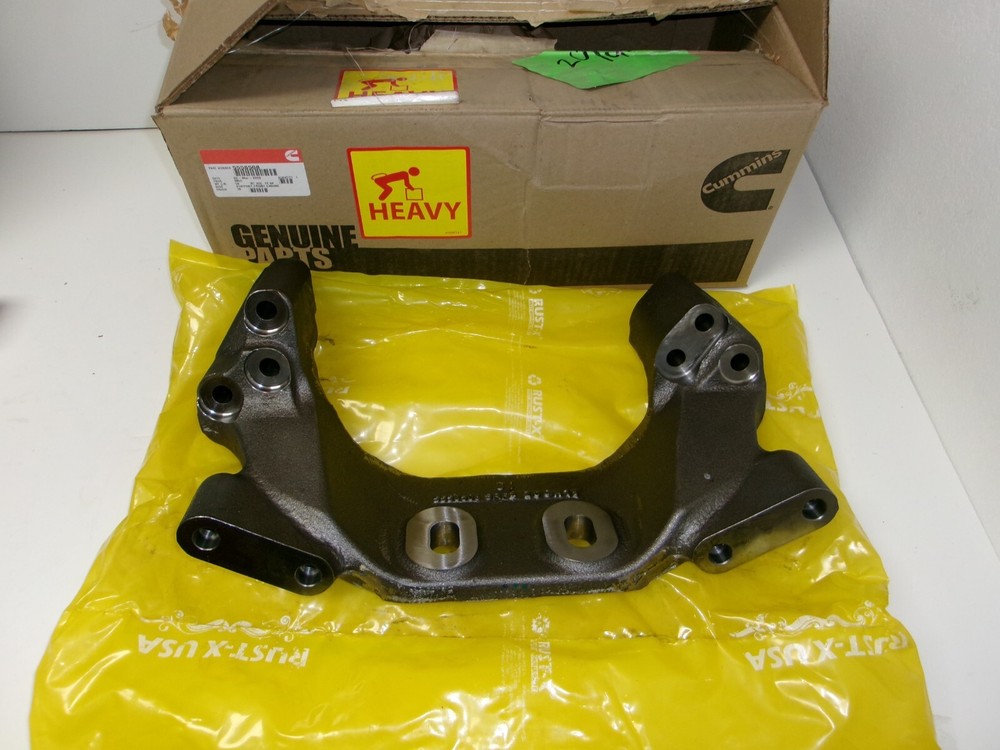 5558508 - SUPPORT,FRONT ENGINE ISX15