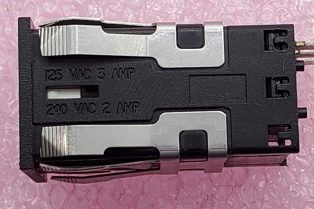 Honeywell Microswitch - AML21BBA2AA - Switch, Pushbutton, AML 21 Series. 125VAC